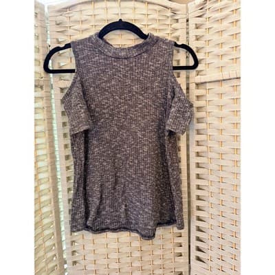 Socialite Teen Sweater Top Medium Gray Cold Shoulder Short Sleeve Lightweight - Thumbnail 3