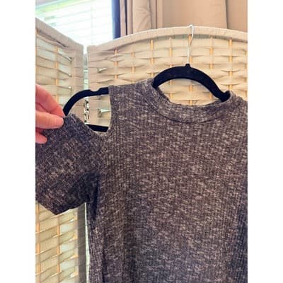 Socialite Teen Sweater Top Medium Gray Cold Shoulder Short Sleeve Lightweight - Thumbnail 8
