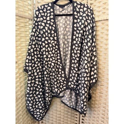 Ann Taylor Heart Print Open Front Poncho Cardigan OS Black Lightweight Wrap Shaw - Thumbnail 2