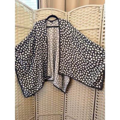 Ann Taylor Heart Print Open Front Poncho Cardigan OS Black Lightweight Wrap Shaw - Thumbnail 3