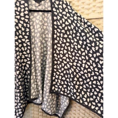 Ann Taylor Heart Print Open Front Poncho Cardigan OS Black Lightweight Wrap Shaw - Thumbnail 4