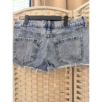 Hollister Denim Shorts Women's 10 Light Wash Frayed Raw Hem Distressed - Thumbnail 10
