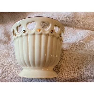 Lenox Ivory Porcelain Heart Cutout Votive Candle Holder Gold Accent IOB
