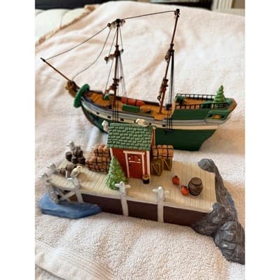 Dept 56 Heritage Village Snow Village The Emily Louise Ship Dock Lighted Set