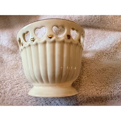 Lenox Ivory Porcelain Heart Cutout Votive Candle Holder Gold Accent IOB - Thumbnail 9