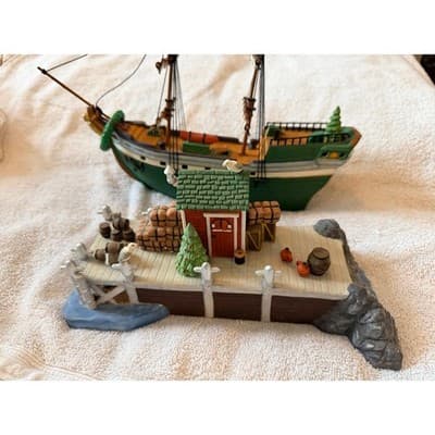 Dept 56 Heritage Village Snow Village The Emily Louise Ship Dock Lighted Set - Thumbnail 7