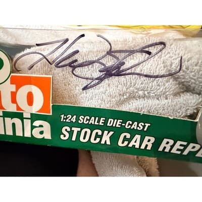 Racing Champions 2001 Hermie Sadler #13 Virginia Lottery Diecast 1:24 AUTOGRAPH - Thumbnail 20