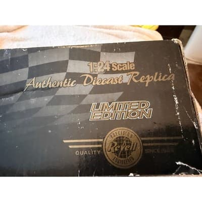 Revell 1997 John Andretti #98 RCA Ford Thunderbird 1:24 Die Cast NASCAR NIB NEW - Thumbnail 4