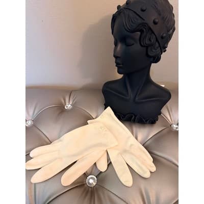 Vintage Cream Dress Gloves Women’s Scalloped Cuff Embroidered Bow Formal - Thumbnail 2