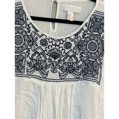 Forever 21 Embroidered Peasant Smocked Style Sleeveless Top White Blue XL NWOT - Thumbnail 3