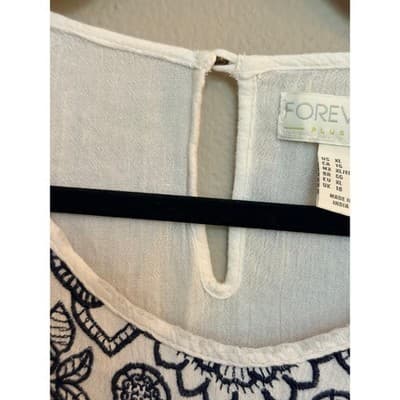Forever 21 Embroidered Peasant Smocked Style Sleeveless Top White Blue XL NWOT - Thumbnail 8