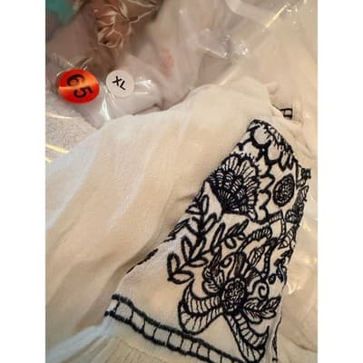 Forever 21 Embroidered Peasant Smocked Style Sleeveless Top White Blue XL NWOT - Thumbnail 14
