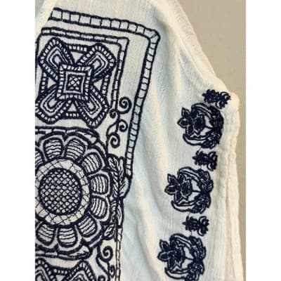 Forever 21 Embroidered Peasant Smocked Style Sleeveless Top White Blue XL NWOT - Thumbnail 7