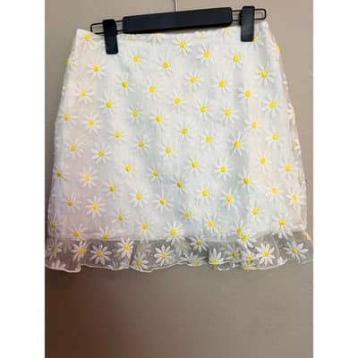 Forever 21 Daisy Ruffle-Hem Woven Fully Lined Mini Skirt White Yellow M NWOT - Thumbnail 2