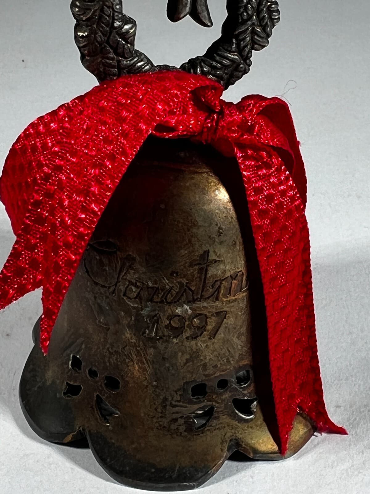 Vintage Christmas Red Ribbon Wreath Bell 1997 International Silver Co. - Thumbnail 7