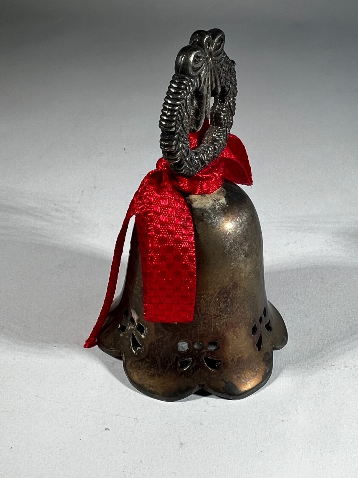 Vintage Christmas Red Ribbon Wreath Bell 1997 International Silver Co. - Thumbnail 3