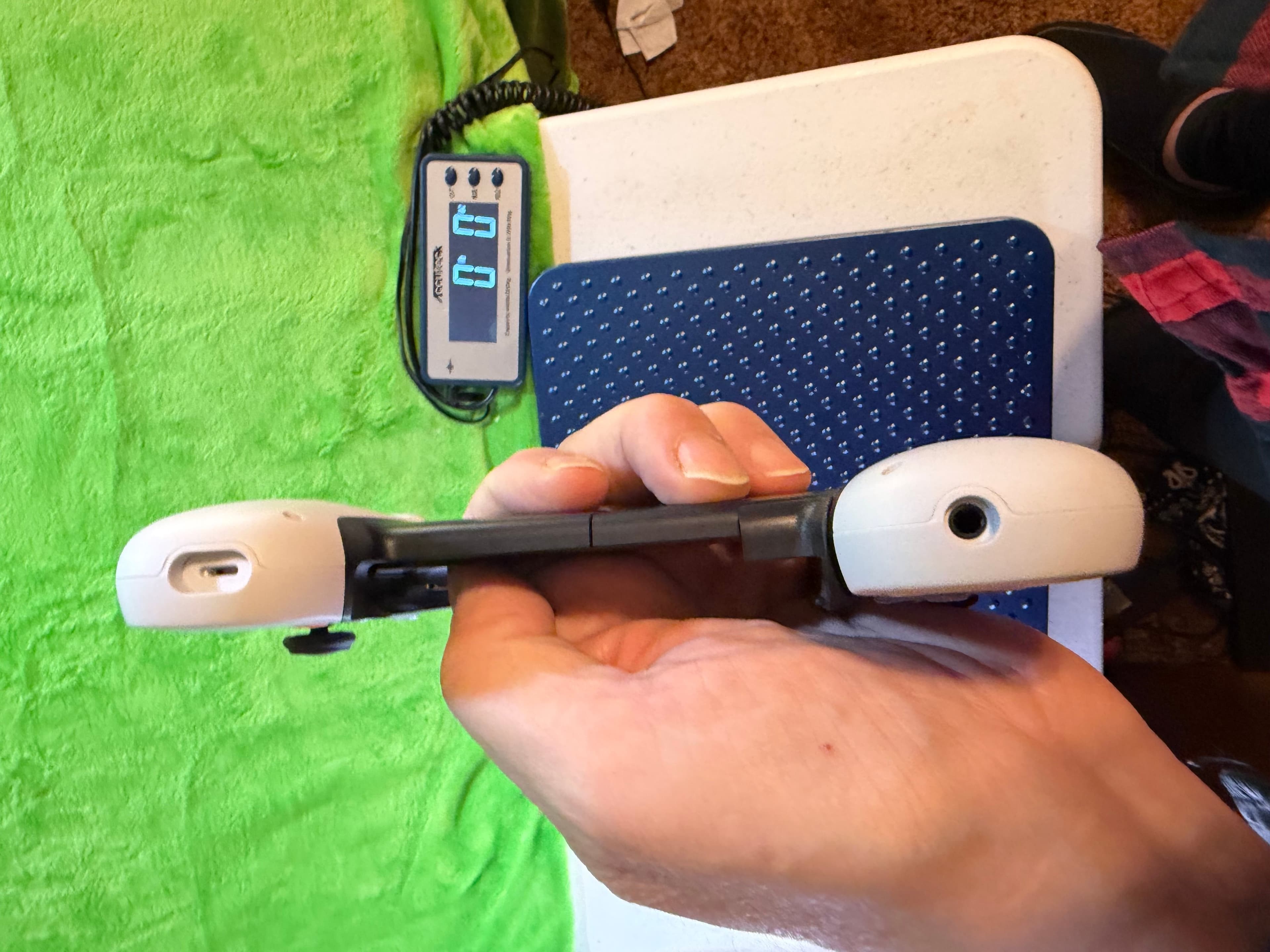 Backbone One PlayStation Edition mobile gaming controller designed for iPhones - Thumbnail 4