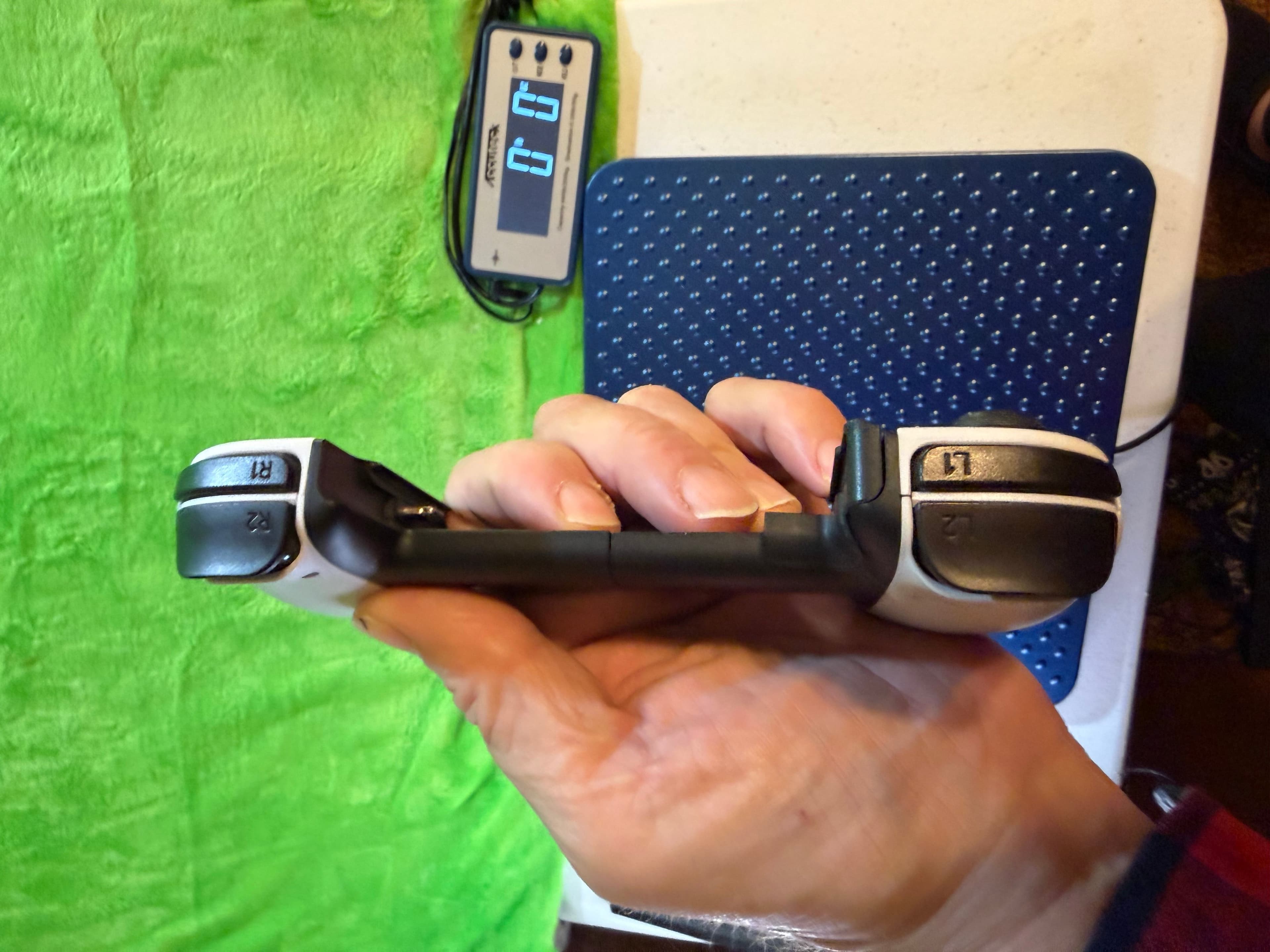 Backbone One PlayStation Edition mobile gaming controller designed for iPhones - Thumbnail 5