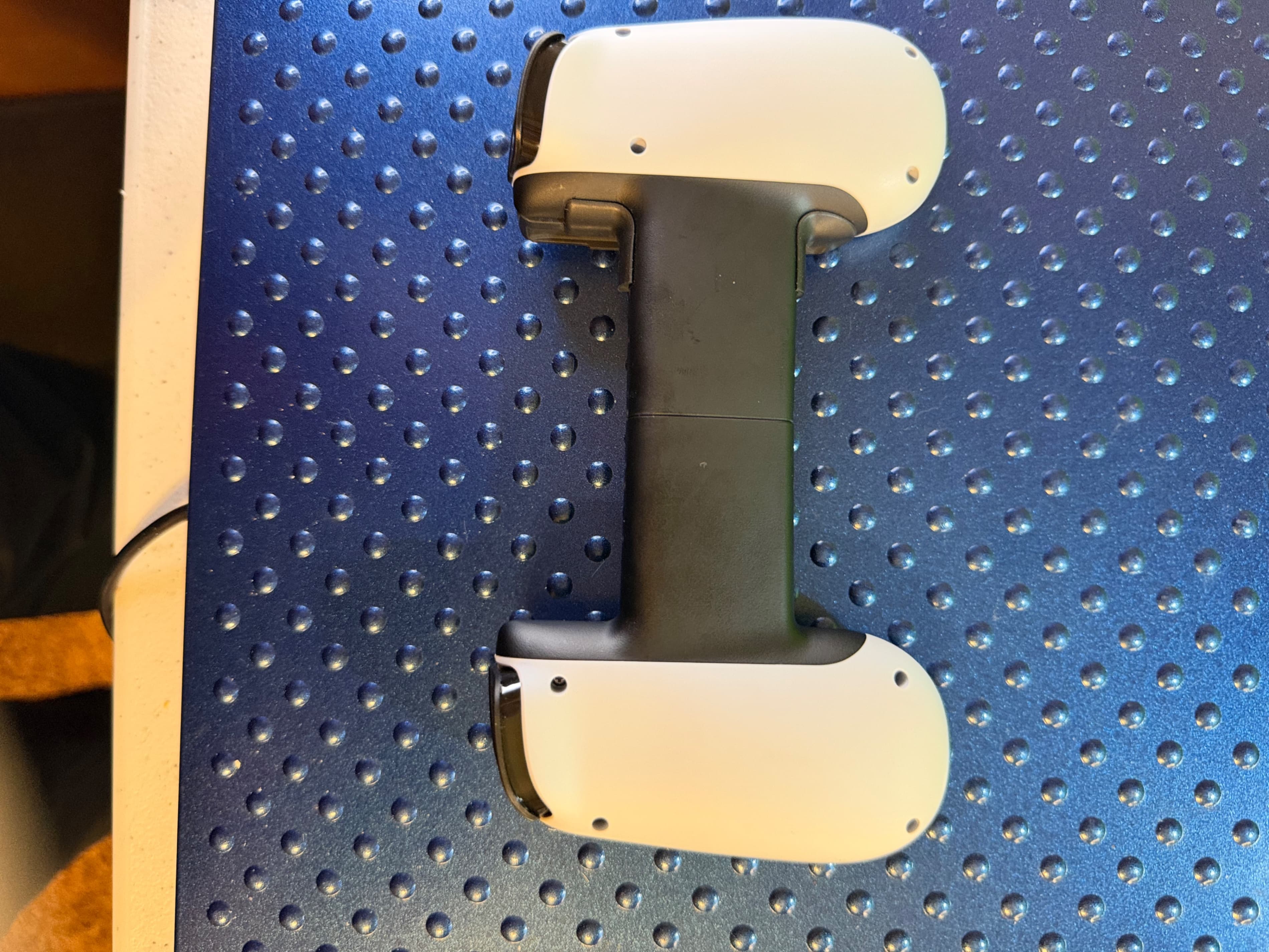 Backbone One PlayStation Edition mobile gaming controller designed for iPhones - Thumbnail 2