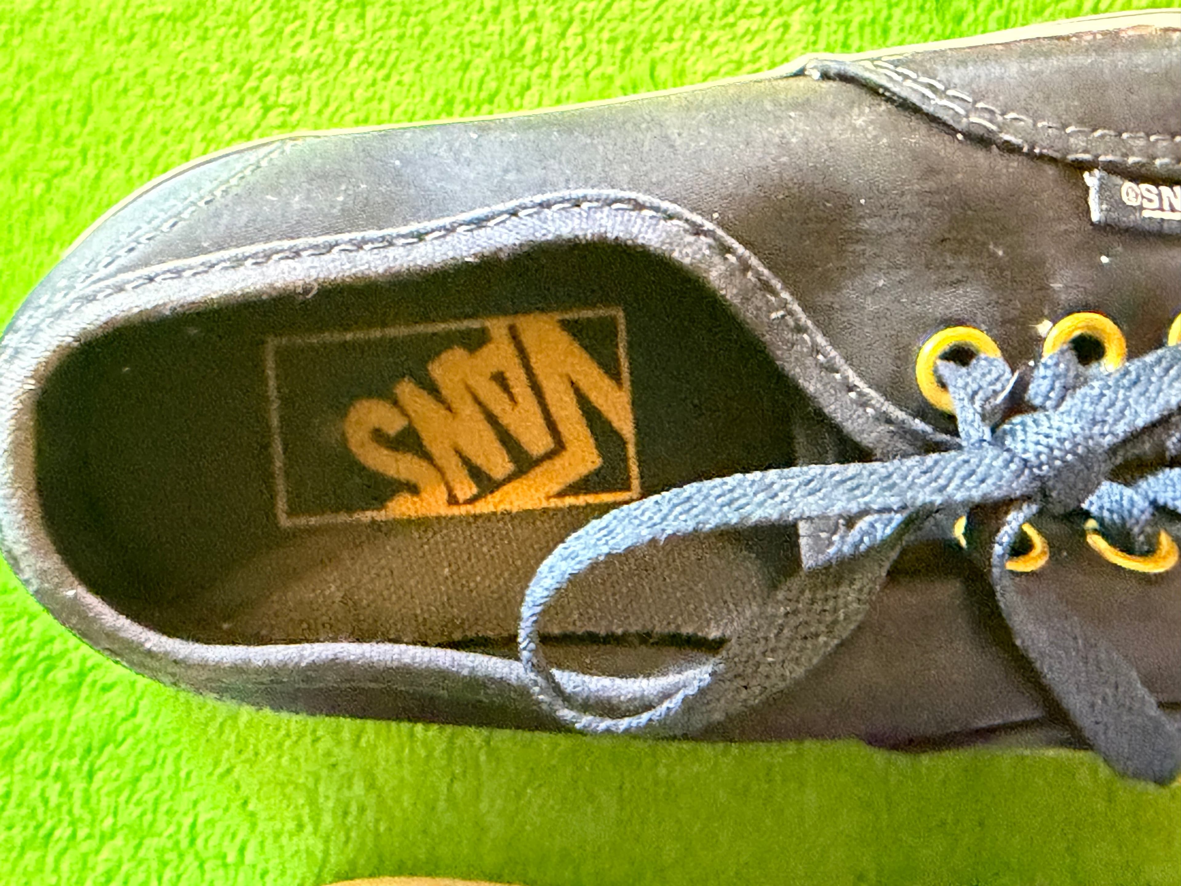 Navy Pair of Vans shoes US Men's size 5.5 / US Women's size 7.0 - Thumbnail 4