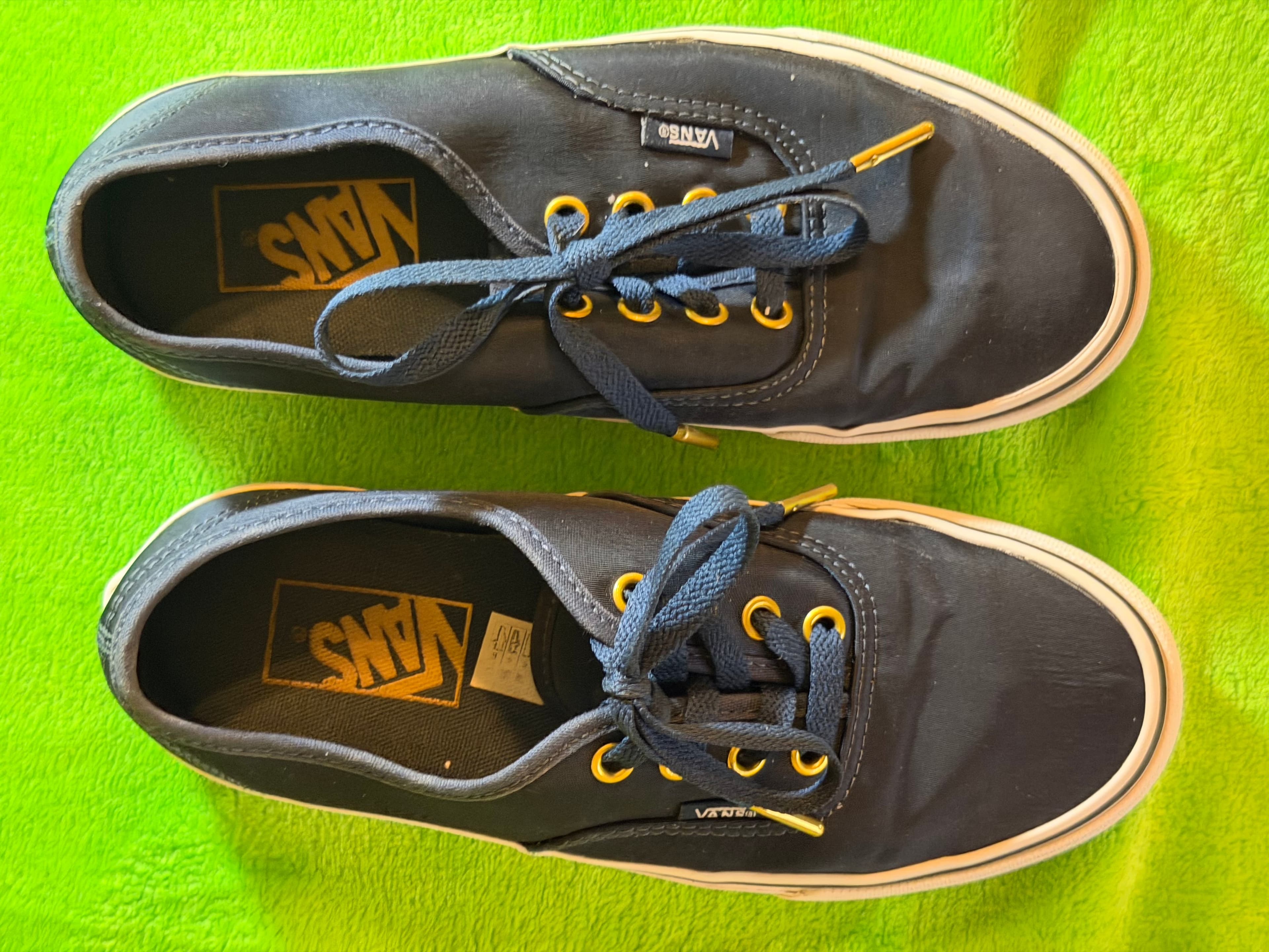 Navy Pair of Vans shoes US Men's size 5.5 / US Women's size 7.0 - Thumbnail 3