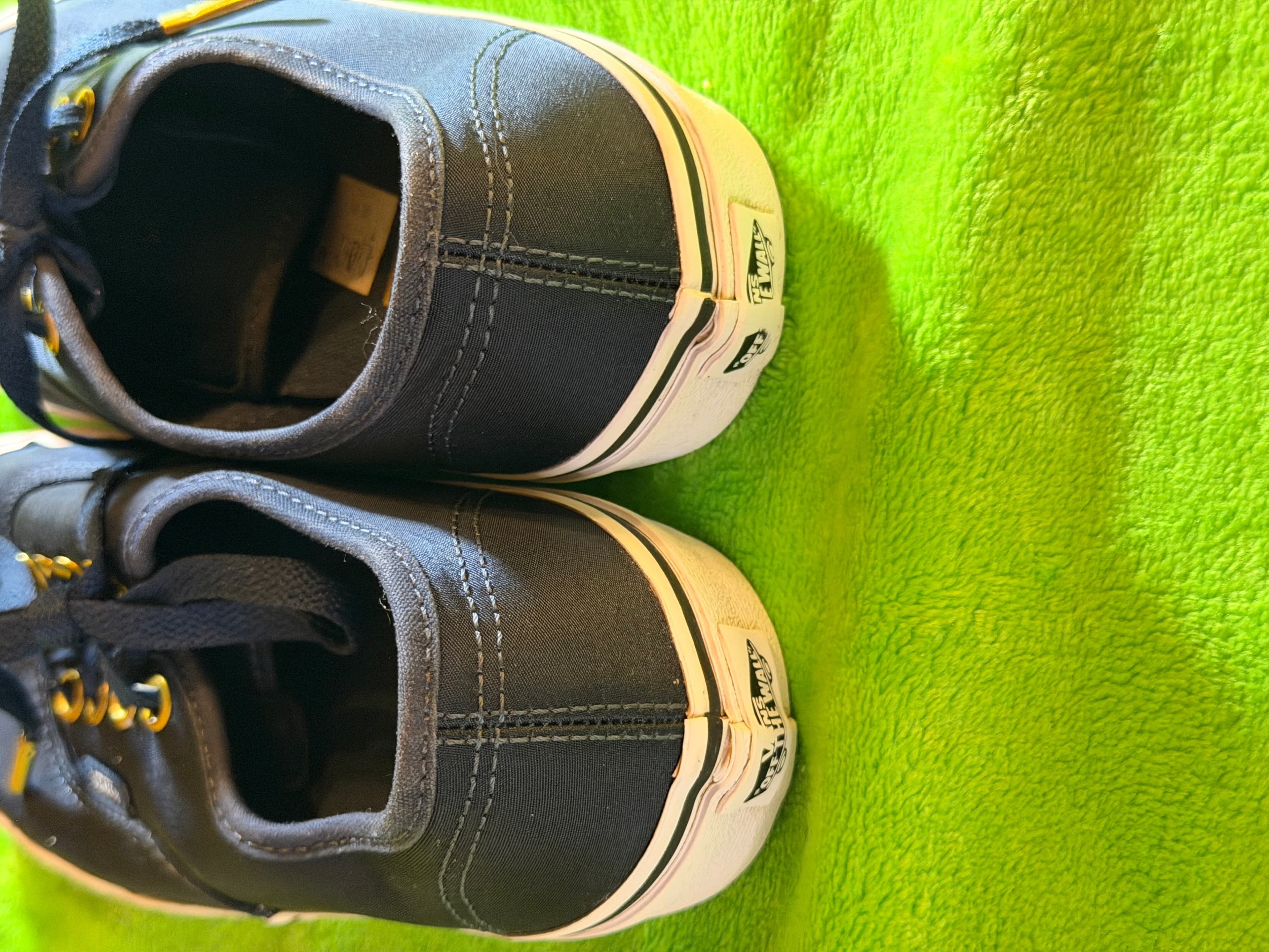 Navy Pair of Vans shoes US Men's size 5.5 / US Women's size 7.0 - Thumbnail 5