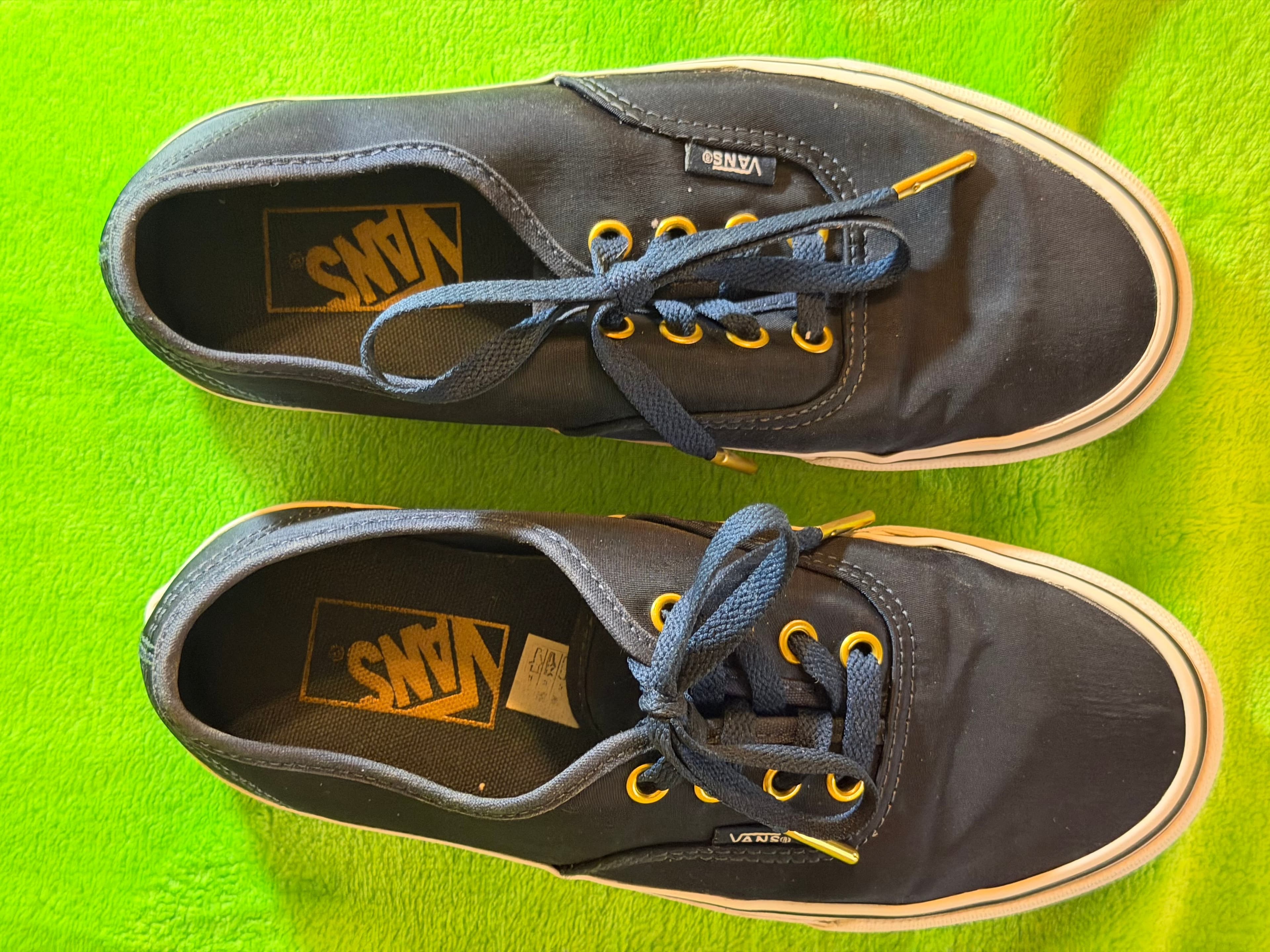 Navy Pair of Vans shoes US Men's size 5.5 / US Women's size 7.0 - Thumbnail 7