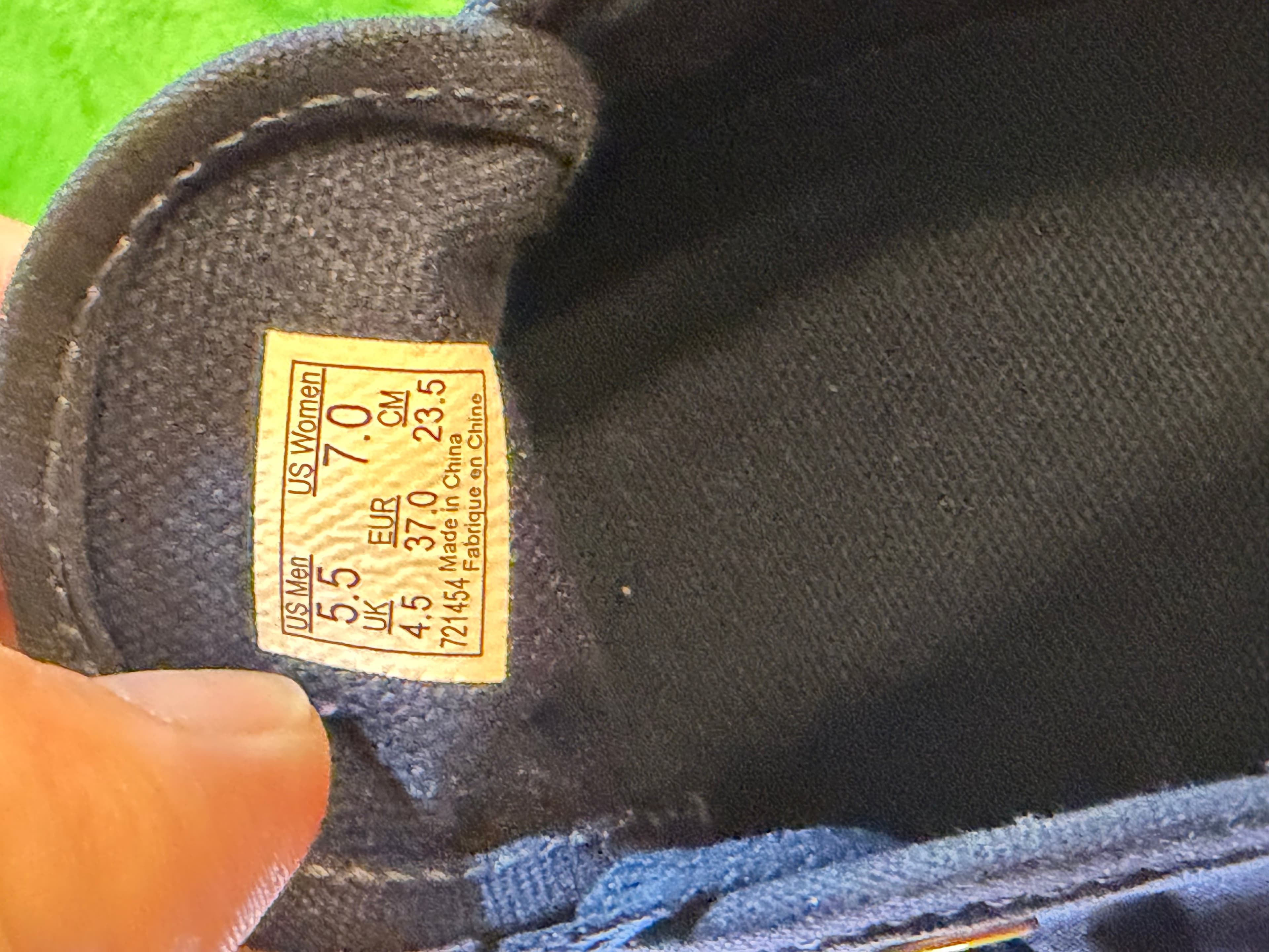 Navy Pair of Vans shoes US Men's size 5.5 / US Women's size 7.0 - Thumbnail 9