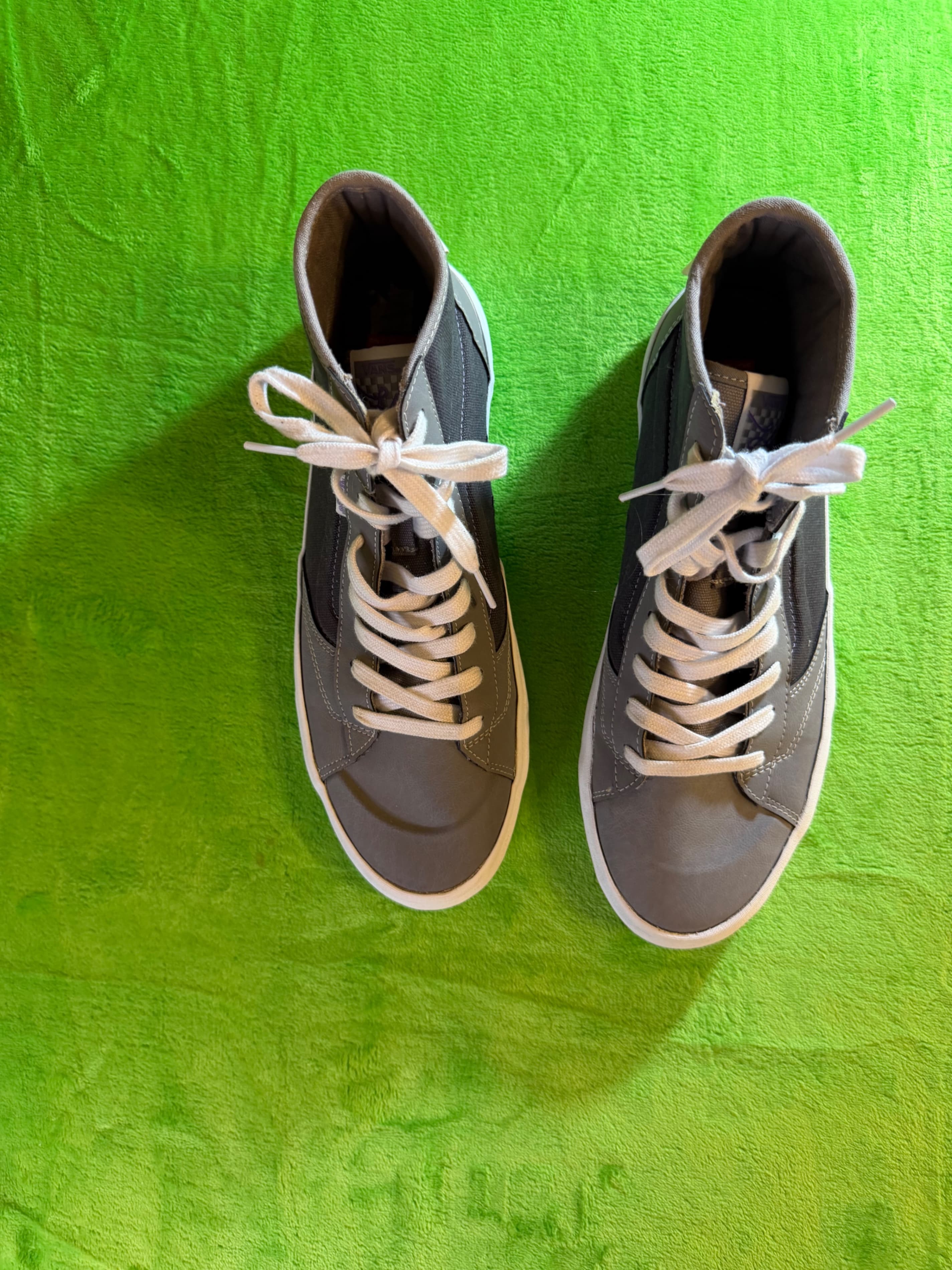 Vans The Lizzie high-top sneakers 10.5/12 in a Frost Gray and Asphalt colorway - Thumbnail 3