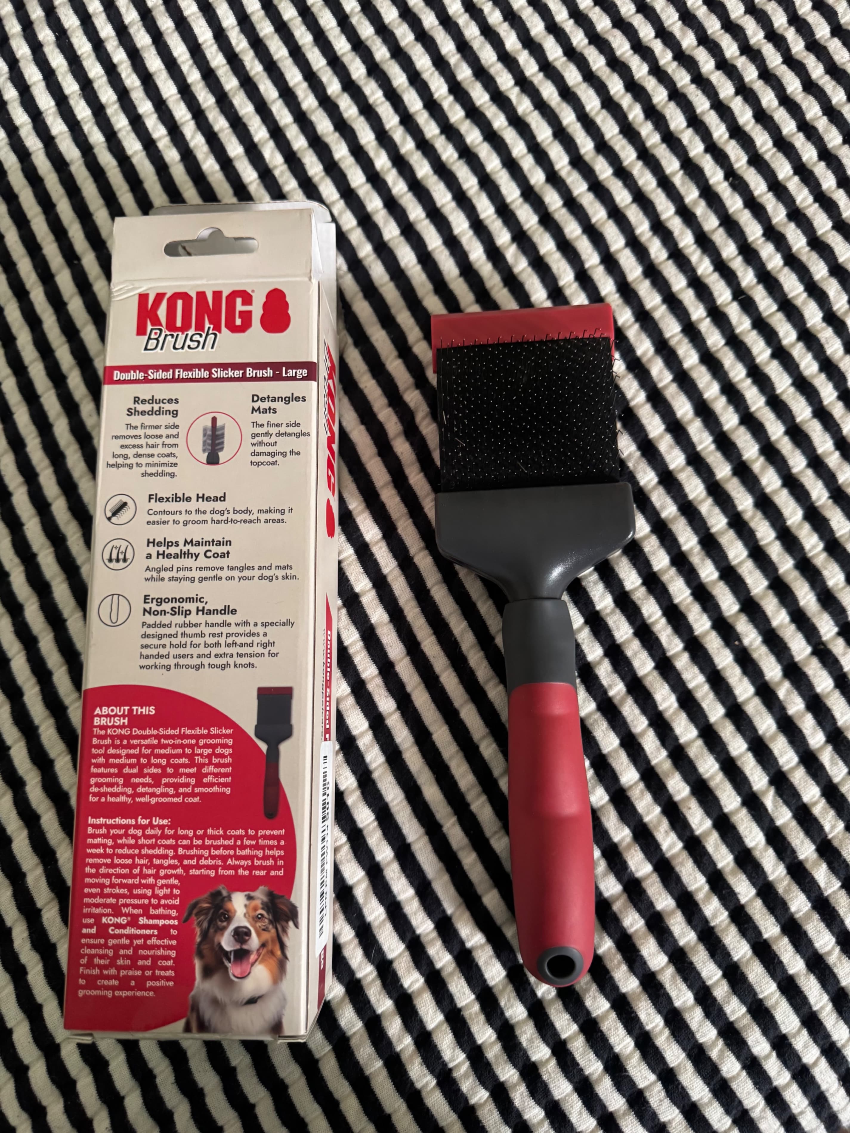 Kong Dog Brush with Dual Brush and Sticker Removal Brush Tool- Red - Thumbnail 4