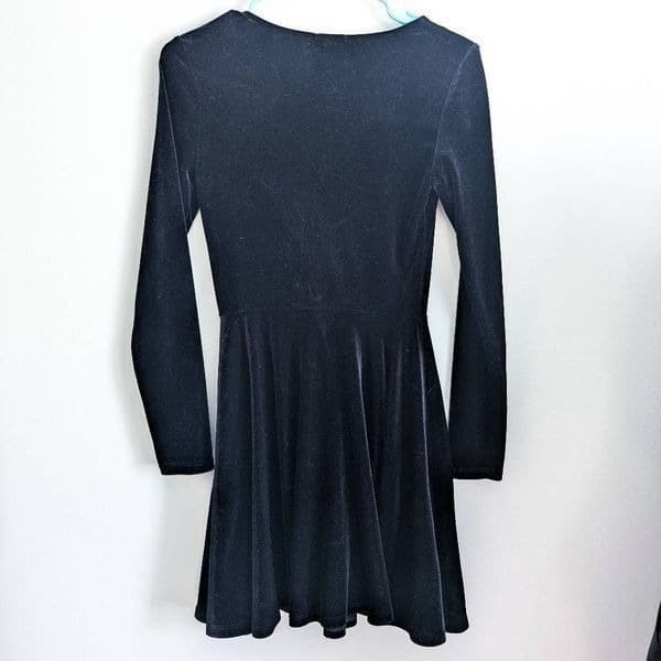Urban Outfitters Kimchi Blue Velvet Long Sleeve Dress - Thumbnail 3