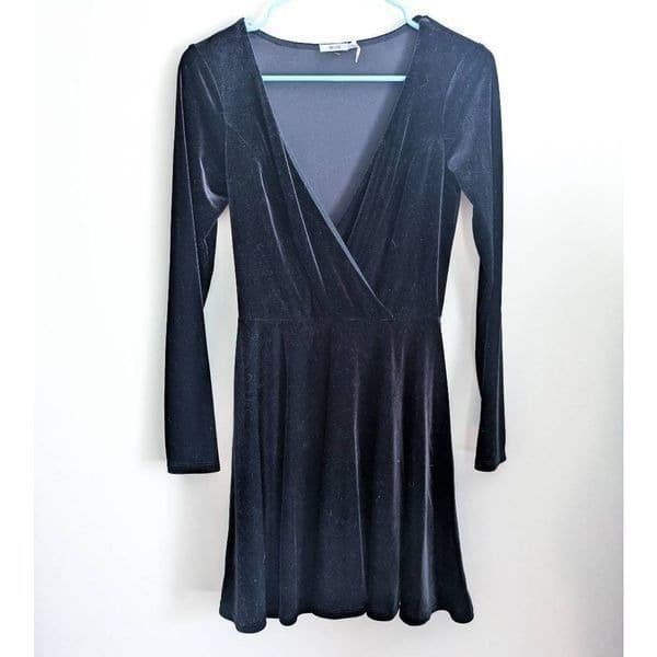 Urban Outfitters Kimchi Blue Velvet Long Sleeve Dress - Thumbnail 2
