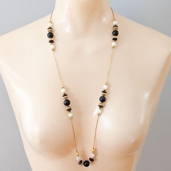 Long Beaded Necklace and Matching Earrings - Thumbnail 2