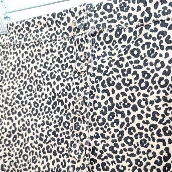 Forever 21 Button Front Leopard Print Mini Skirt - Thumbnail 4