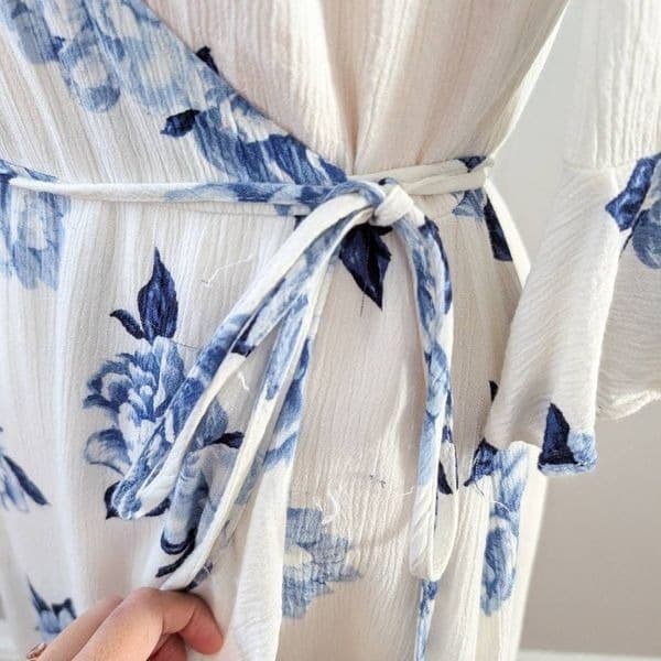 Lulus Pretty Peony Blue and White Floral Print Wrap Dress - Thumbnail 7