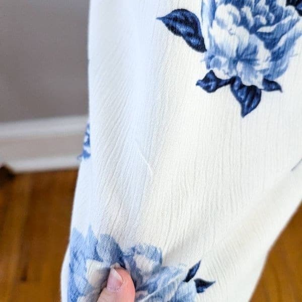 Lulus Pretty Peony Blue and White Floral Print Wrap Dress - Thumbnail 9