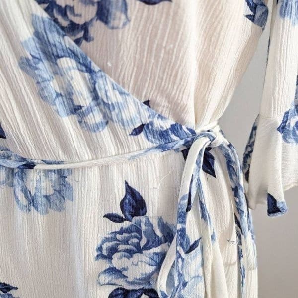 Lulus Pretty Peony Blue and White Floral Print Wrap Dress - Thumbnail 8