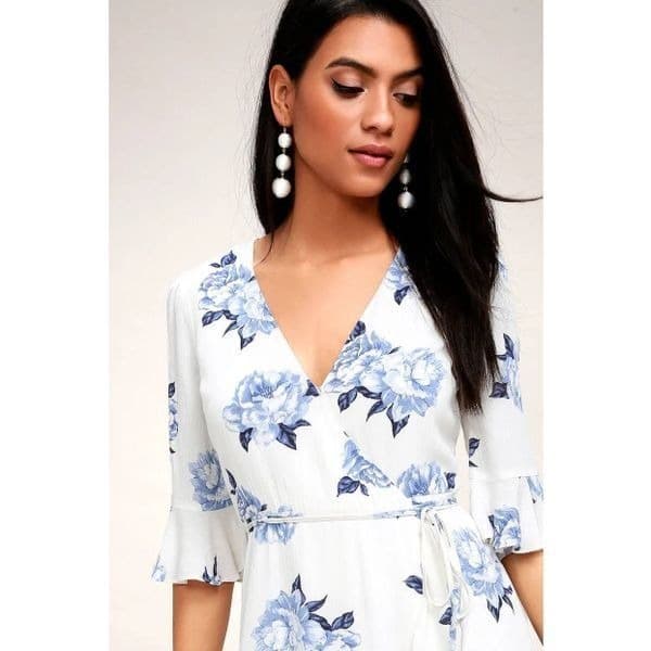 Lulus Pretty Peony Blue and White Floral Print Wrap Dress - Thumbnail 4