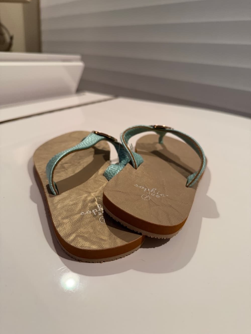 NWT Seashell Cloud Sandals Size 7 - Thumbnail 2