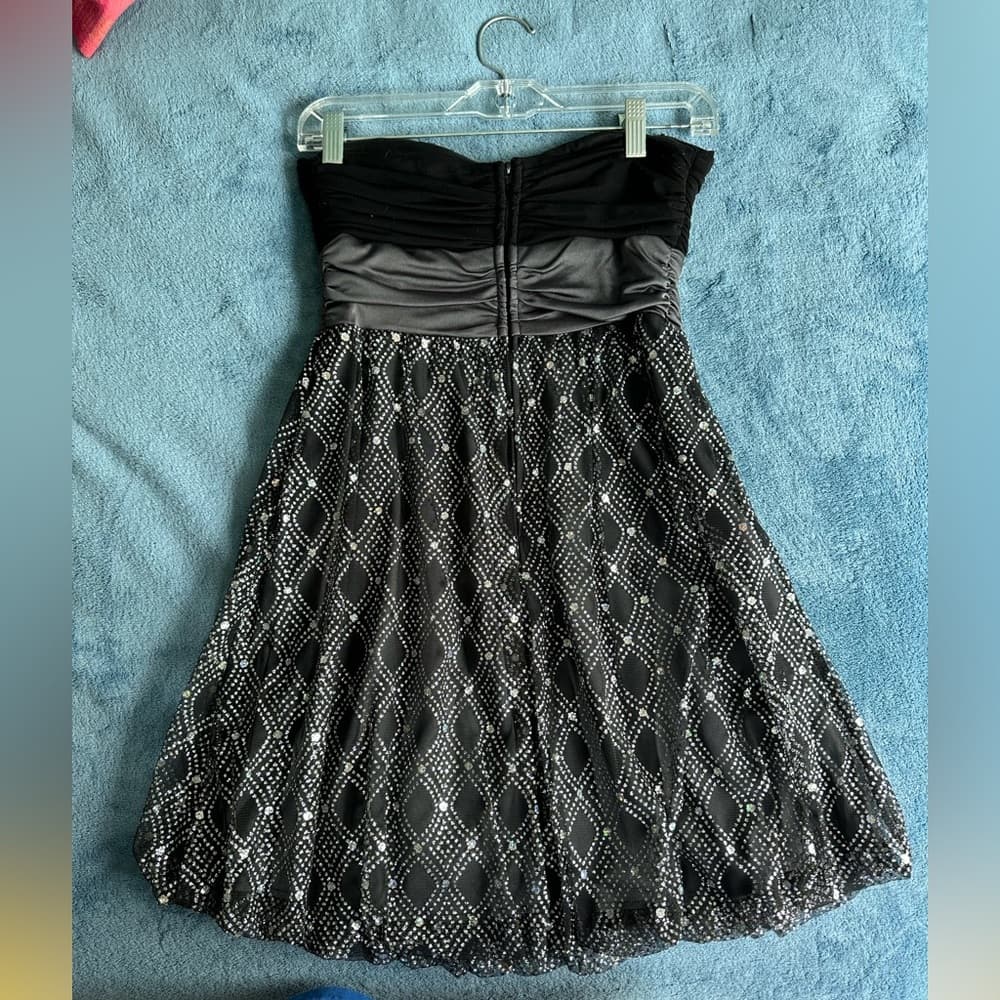 Elegant Holiday Dress - Thumbnail 2