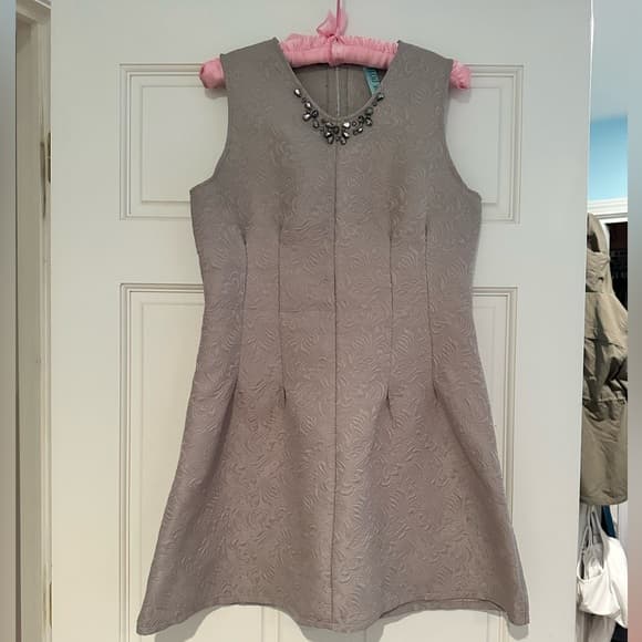 Elegant Textured Sleeveless Dress with Necklace Detail - Thumbnail 6
