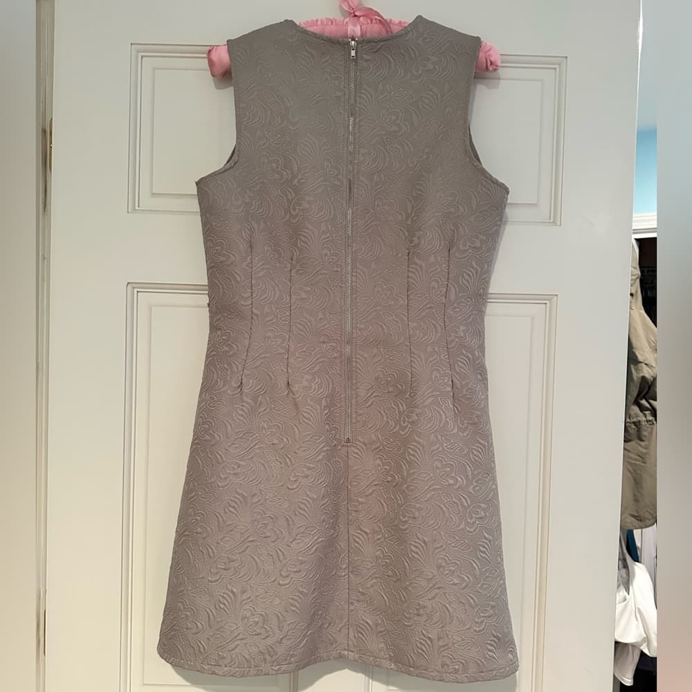 Elegant Textured Sleeveless Dress with Necklace Detail - Thumbnail 2