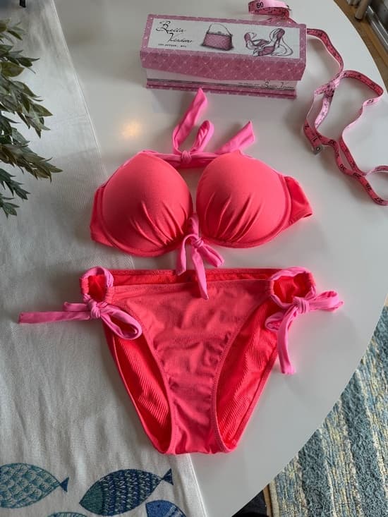 Original VS Bombshell Bikini - Thumbnail 8