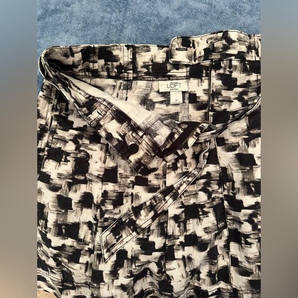Ann Taylor LOFT Black & White Abstract Circle Skirt - Thumbnail 4