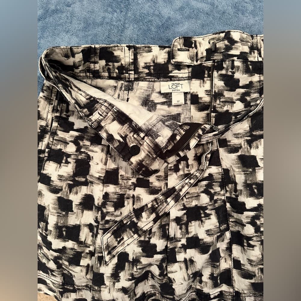 Ann Taylor LOFT Black & White Abstract Circle Skirt - Thumbnail 3