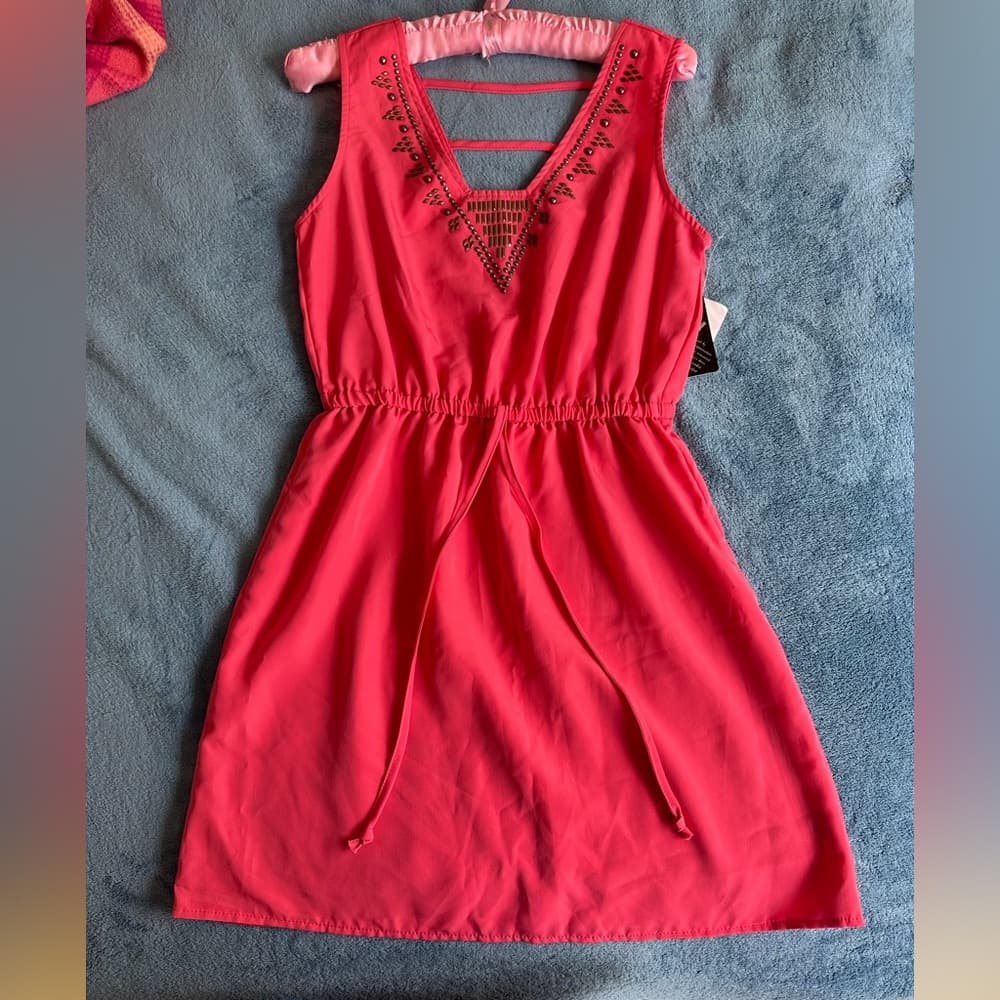NWT Coral Embellished V-Neck Dress - Thumbnail 4