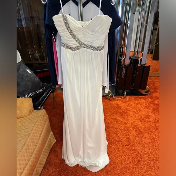 Elegant White Floor Length Evening Gown with Silver Accents - 7/8 - Thumbnail 5