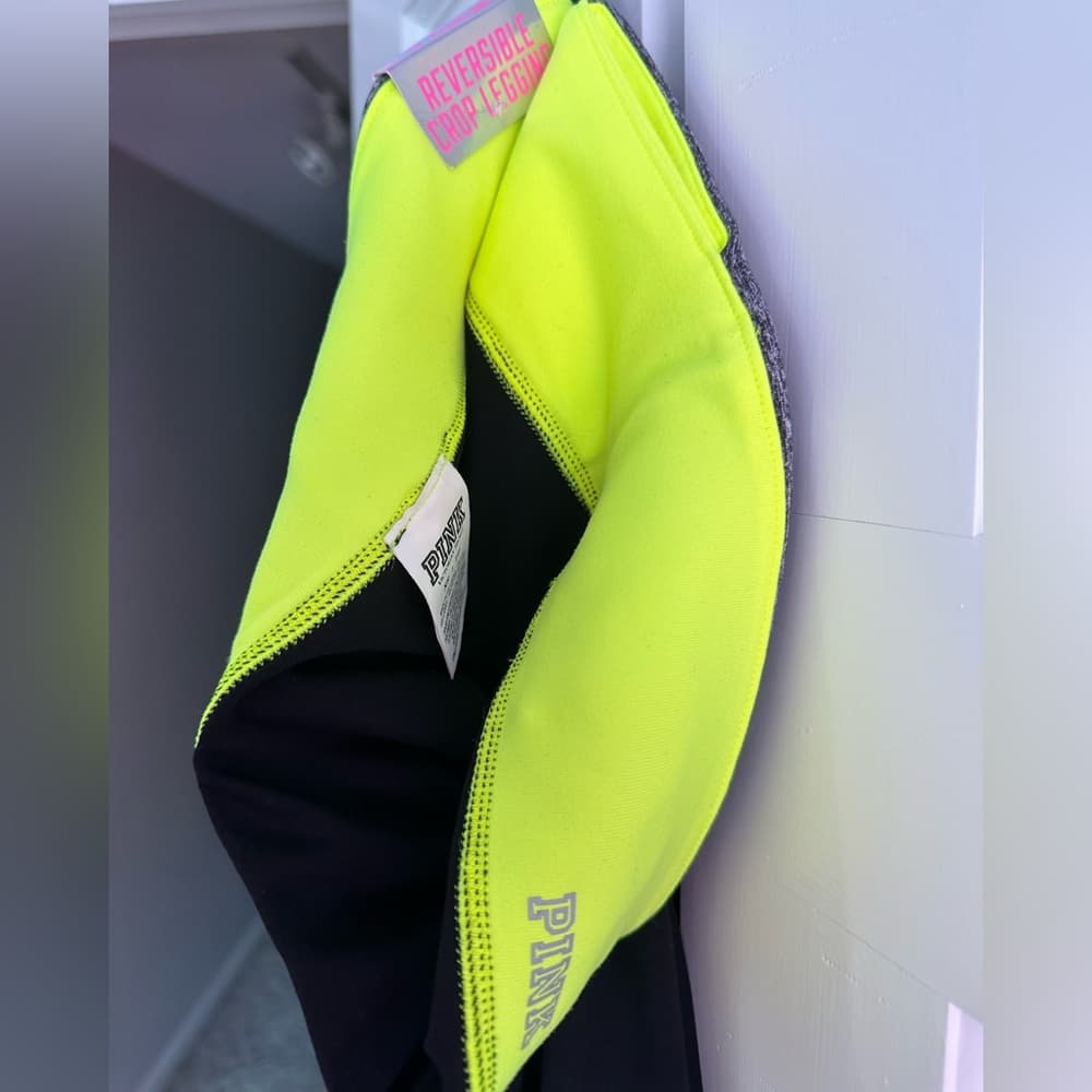 NWT Victoria’s Secret Pink Ultimate Reversible Leggings - Thumbnail 3