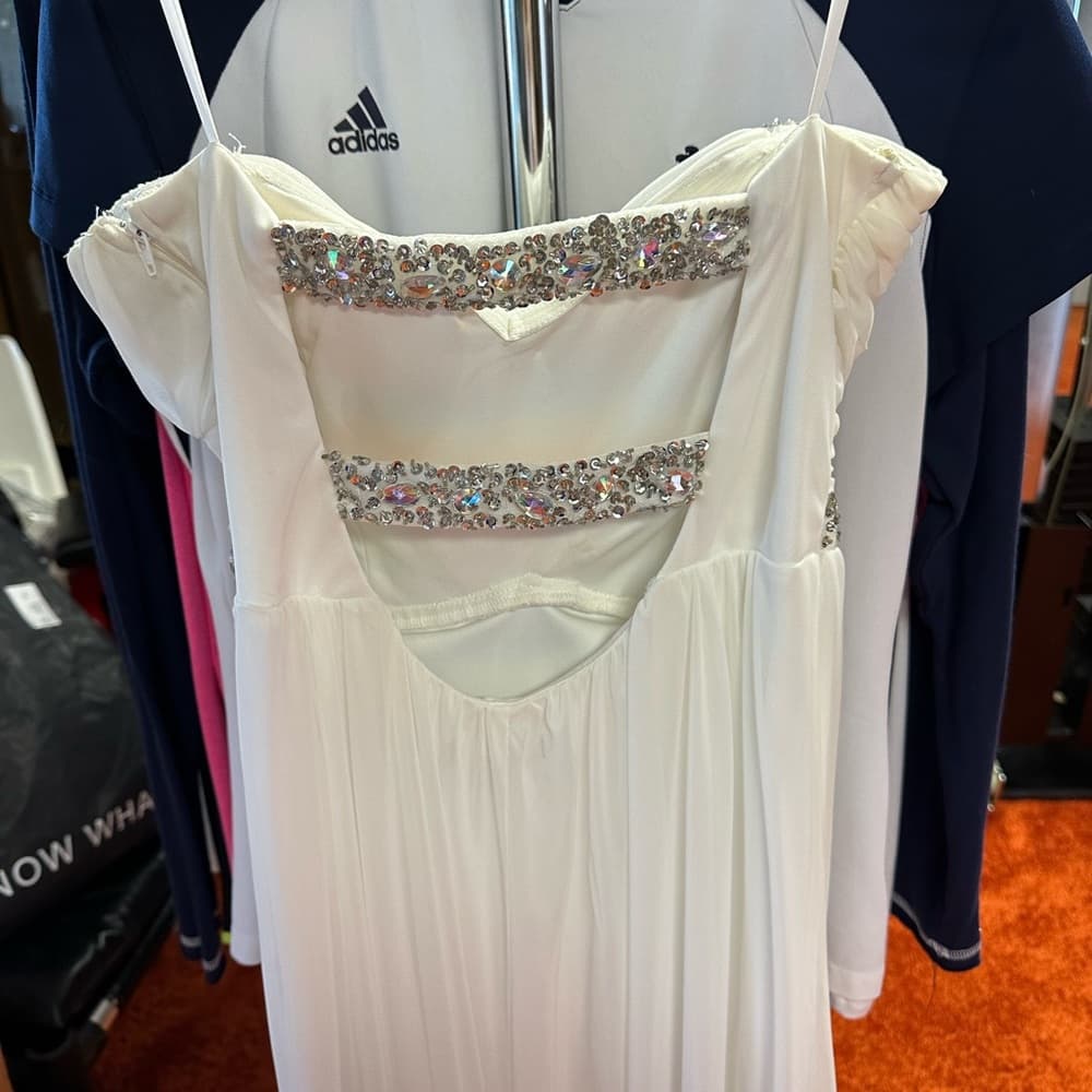 Elegant White Floor Length Evening Gown with Silver Accents - 7/8 - Thumbnail 3