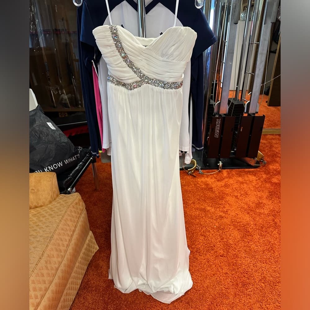 Elegant White Floor Length Evening Gown with Silver Accents - 7/8 - Thumbnail 4
